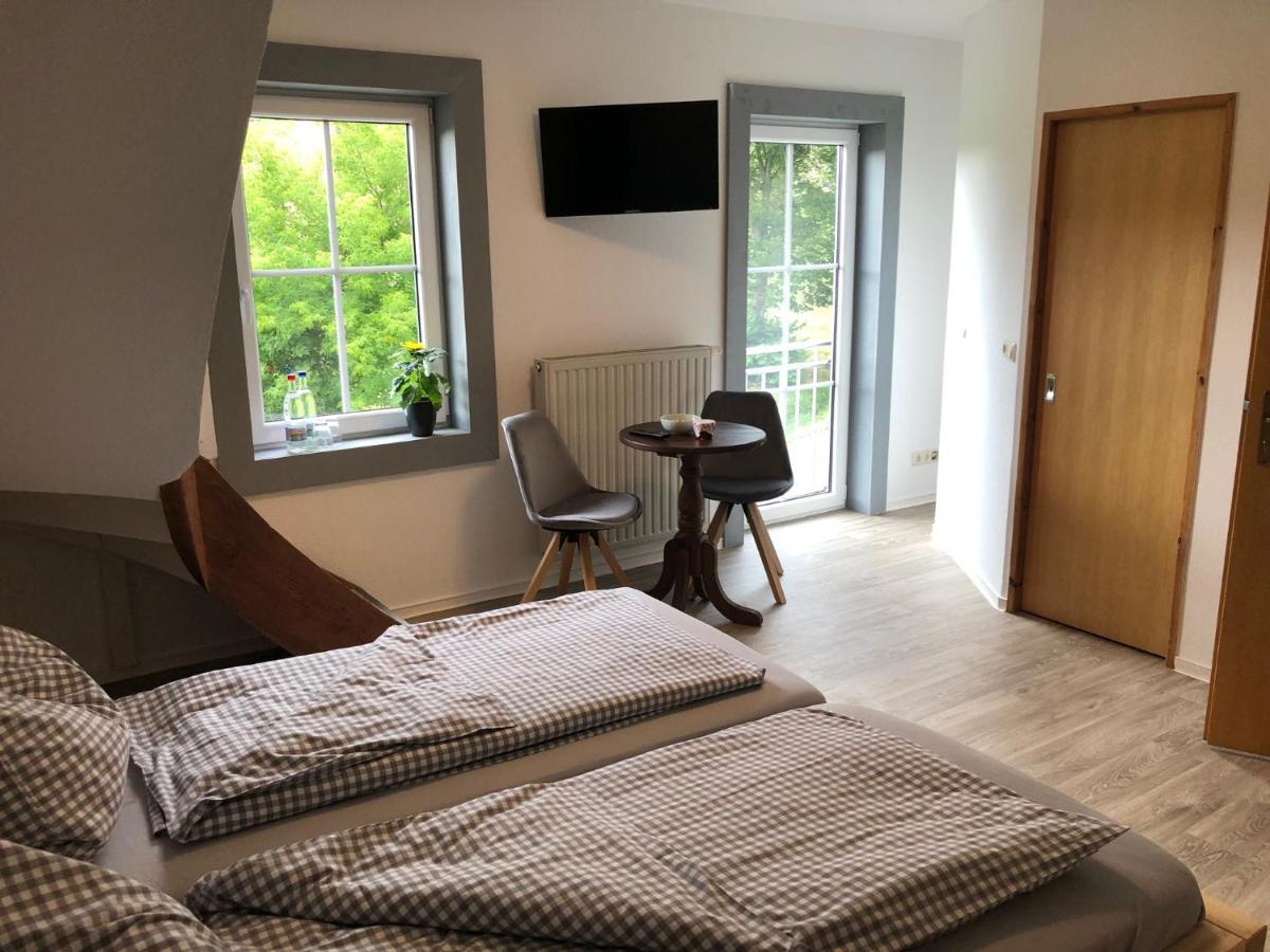 Landgasthof Wetteraperle Raila Buitenkant foto