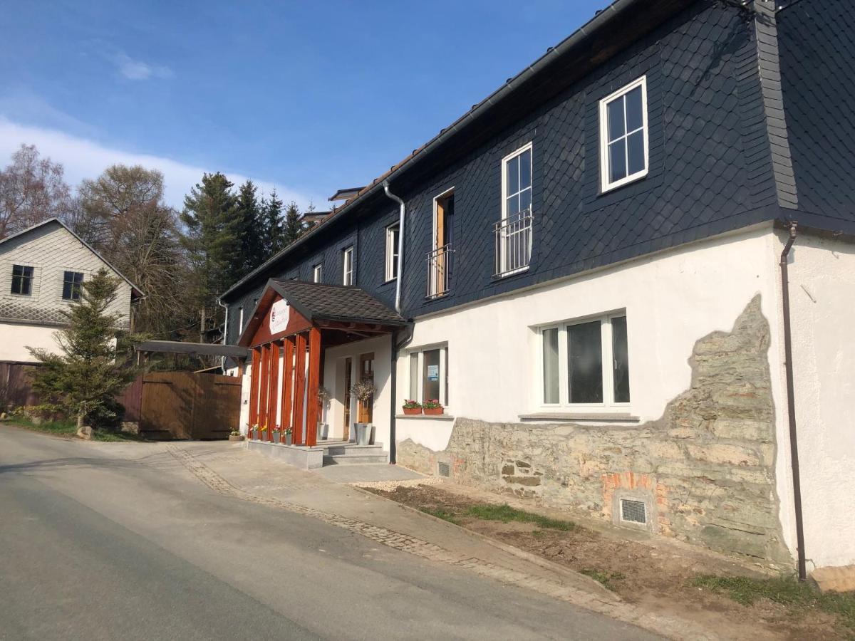 Landgasthof Wetteraperle Raila Buitenkant foto