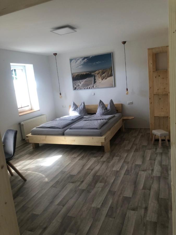 Landgasthof Wetteraperle Raila Buitenkant foto
